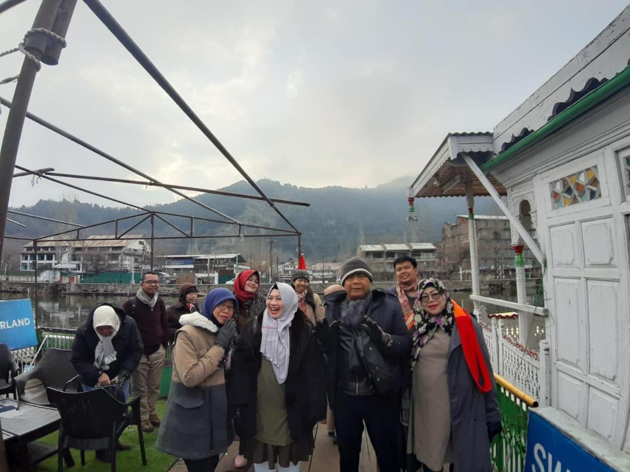 S Group Of Houseboat Hotel Srinagar  Bagian luar foto